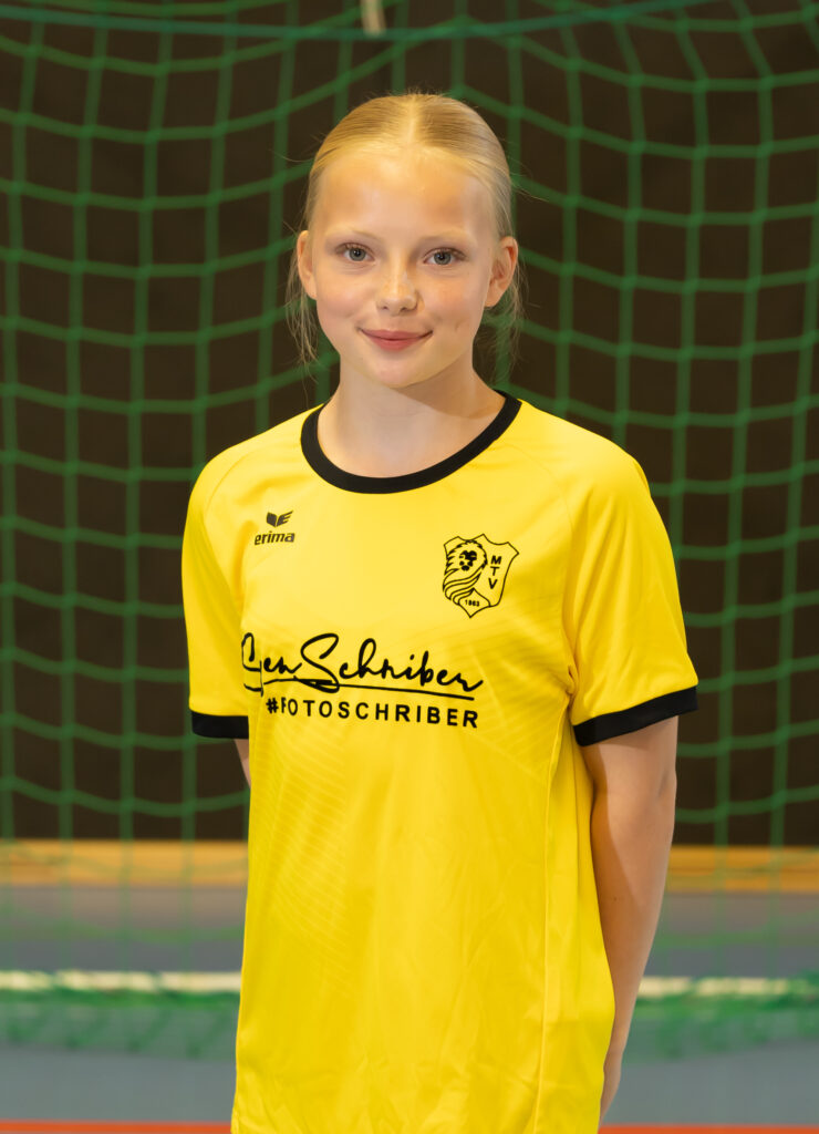 Portrait von Lilli Zente mit transparentem Hintergrund