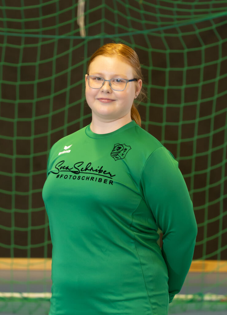 Portrait von Mia-Joline Oesemann mit transparentem Hintergrund