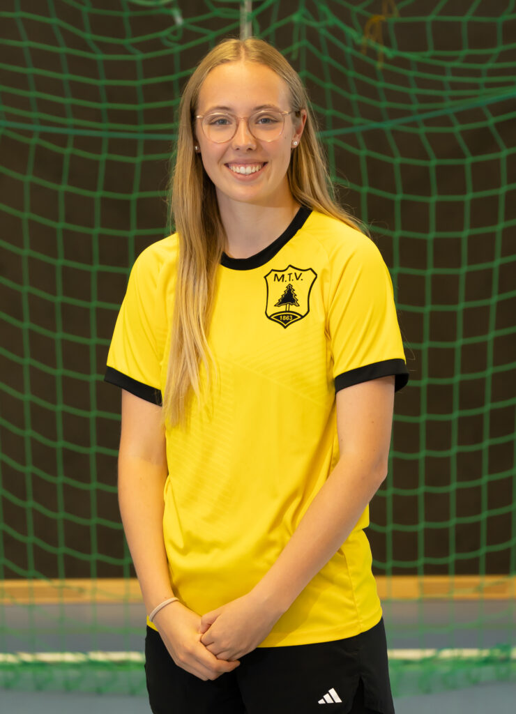 Portrait von Emilia Christ mit transparentem Hintergrund